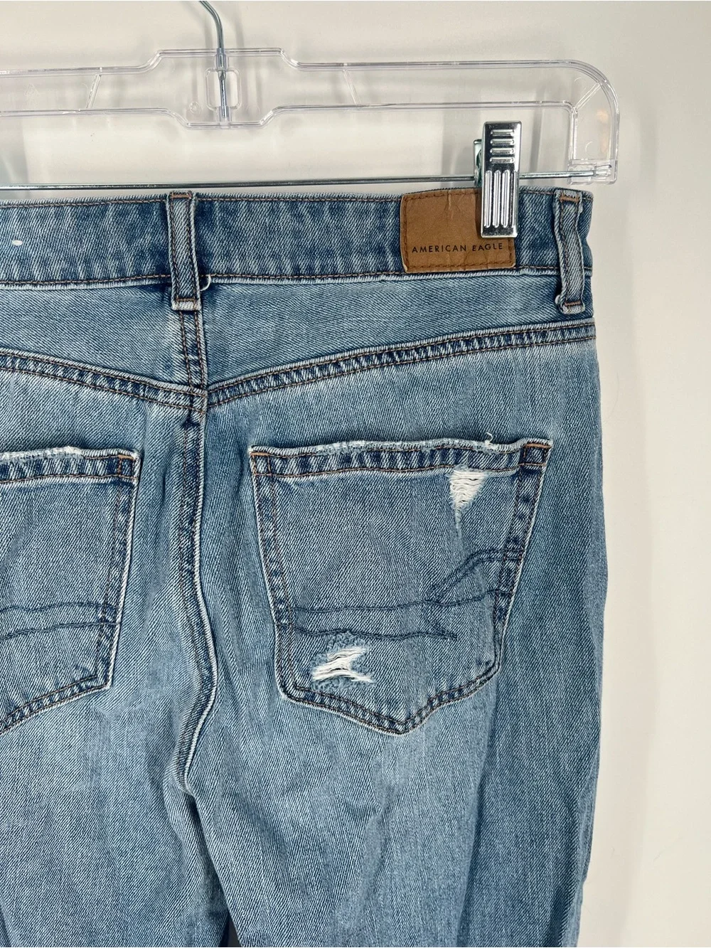 American Eagle Outfitters Women's Light Blue Distressed Mom Jeans Size 4 Regular - Picture 6 of 9